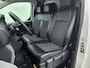 Peugeot Expert Premium 100 pk | Navigatie | Parkeersensoren Achter | Airco | Cruise Control | 2 Zitplaatsen Rechtsvoor | Trekhaak | Bluetooth | Zijschuifdeur Rechts | Buitenspiegels Elektrisch Verstel -en Verwarmbaar |