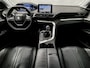 Peugeot 5008 1.2 PureTech Sport 7 Persoons (APPLE CARPLAY, GROOT NAVI, LANE ASSIST, GETINT GLAS, LEDEREN SPORTSTOELEN, PARKEERSENSOREN, CRUISE, NIEUWE APK, NIEUWSTAAT)