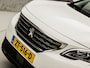 Peugeot 5008 1.2 PureTech Sport 7 Persoons (APPLE CARPLAY, GROOT NAVI, LANE ASSIST, GETINT GLAS, LEDEREN SPORTSTOELEN, PARKEERSENSOREN, CRUISE, NIEUWE APK, NIEUWSTAAT)
