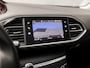 Peugeot 308 SW 1.2 PureTech Sport (PANORAMADAK, APPLE CARPLAY, GROOT NAVI, 360 CAMERA, SPORTSTOELEN, ADAPTIVE CRUISE, TREKHAAK, NIEUWSTAAT)