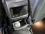 Mercedes-Benz A-klasse 180 Ambition - *AMG-LINE!* *Afneembare trekhaak & Panoramadak!* - Stuurverwarming, 18" LMV