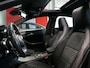 Mercedes-Benz A-klasse 180 Ambition - *AMG-LINE!* *Afneembare trekhaak & Panoramadak!* - Stuurverwarming, 18" LMV