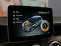 Mercedes-Benz A-klasse 180 Ambition - *AMG-LINE!* *Afneembare trekhaak & Panoramadak!* - Stuurverwarming, 18" LMV
