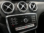 Mercedes-Benz A-klasse 180 Ambition - *AMG-LINE!* *Afneembare trekhaak & Panoramadak!* - Stuurverwarming, 18" LMV