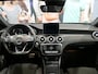 Mercedes-Benz A-klasse 180 Ambition - *AMG-LINE!* *Afneembare trekhaak & Panoramadak!* - Stuurverwarming, 18" LMV