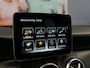 Mercedes-Benz A-klasse 180 Ambition - *AMG-LINE!* *Afneembare trekhaak & Panoramadak!* - Stuurverwarming, 18" LMV