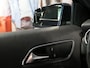 Mercedes-Benz A-klasse 180 Ambition - *AMG-LINE!* *Afneembare trekhaak & Panoramadak!* - Stuurverwarming, 18" LMV