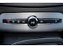Volvo XC90 T8 Recharge AWD Ultimate Bright - LONG RANGE - Panorama/schuifdak - IntelliSafe Assist & Surround - 360º Camera - Bowers & Wilkins audio - Adaptieve LED koplampen - Verwarmde voorstoelen, stuur & achterbank - Parkeersensoren voor & achter - Elektr. bedienb. voorstoelen met geheugen - Head up display - Draadloze tel. lader - Extra getint glas - 21' LMV