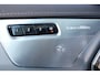 Volvo XC90 T8 Recharge AWD Ultimate Bright - LONG RANGE - Panorama/schuifdak - IntelliSafe Assist & Surround - 360º Camera - Bowers & Wilkins audio - Adaptieve LED koplampen - Verwarmde voorstoelen, stuur & achterbank - Parkeersensoren voor & achter - Elektr. bedienb. voorstoelen met geheugen - Head up display - Draadloze tel. lader - Extra getint glas - 21' LMV