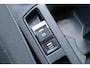 Volkswagen T-Roc 1.0 TSI 110pk Life Business | Navigatie | App Connect | Stoelverwarming