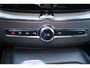 Volvo XC60 T8 Recharge AWD Ultimate Black Edition - LONG RANGE - Panorama/schuifdak - IntelliSafe Assist & Surround - 360º Camera - Adaptieve LED koplampen - Verwarmde voorstoelen, stuur & achterbank - Parkeersensoren voor & achter - Elektr. bedienb. voorstoelen met geheugen - Head up display - Draadloze tel. lader - Extra getint glas - 21' LMV