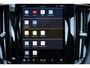 Volvo XC60 T8 Recharge AWD Ultimate Black Edition - LONG RANGE - Panorama/schuifdak - IntelliSafe Assist & Surround - 360º Camera - Adaptieve LED koplampen - Verwarmde voorstoelen, stuur & achterbank - Parkeersensoren voor & achter - Elektr. bedienb. voorstoelen met geheugen - Head up display - Draadloze tel. lader - Extra getint glas - 21' LMV