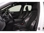 Volvo XC60 T8 Recharge AWD R-Design - Panoramisch schuif-/kanteldak - Sensus navigatie - Parkeersensoren v/a - Parkeercamera achter - Parkeersensoren v/a - Apple Carplay & Android Auto