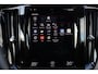 Volvo XC60 T8 Recharge AWD R-Design - Panoramisch schuif-/kanteldak - Sensus navigatie - Parkeersensoren v/a - Parkeercamera achter - Parkeersensoren v/a - Apple Carplay & Android Auto