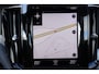 Volvo XC60 T8 Recharge AWD R-Design - Panoramisch schuif-/kanteldak - Sensus navigatie - Parkeersensoren v/a - Parkeercamera achter - Parkeersensoren v/a - Apple Carplay & Android Auto