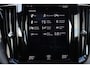 Volvo XC60 T8 Recharge AWD R-Design - Panoramisch schuif-/kanteldak - Sensus navigatie - Parkeersensoren v/a - Parkeercamera achter - Parkeersensoren v/a - Apple Carplay & Android Auto