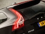 Volvo XC60 2.0 T5 Luxury Sport 241Pk Automaat (NAVIGATIE, CLIMATE, CAMERA, GETINT GLAS, LEDEREN SPORTSTOELEN, STOELVERWARMING, BLUETOOTH, CRUISE, TREKHAAK, NIEUWSTAAT)