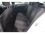 Volkswagen Golf 1.2 TSI Connected Series R-Line 18 inch Zwarte Velgen Navigatie Carplay Android Clima Cruise Bluetooth Parkeersensor Stoelverwarming