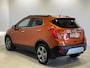 Opel Mokka 1.8 Cosmo | LM Velgen 18" | Parkeersensoren Voor en Achter | Voorstoelen en Stuur Verwarmd | Lederen Bekleding |