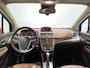 Opel Mokka 1.8 Cosmo | LM Velgen 18" | Parkeersensoren Voor en Achter | Voorstoelen en Stuur Verwarmd | Lederen Bekleding |