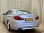 BMW 5-Serie 530d High Executive *HUD* Kantel/Schuifdak / Leder / Stoelverwarming / Afn. Trekhaak / Memory Seat / 18"LMV