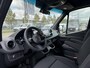 Mercedes-Benz Sprinter 317 CDI OPEN LAADBAK | AUTOMAAT | DC | MBUX | 6-ZITS | AIRCO | MISTLAMPEN | CRUISE | LED KOPLAMPEN | LUCHTGEVEERDE STOELEN | 3500 KG AHW TREKHAAK | ACHTERUITRIJCAMERA | BPM-VRIJ | CERTIFIED