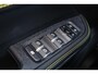 Lynk & Co 01 1.5 More Panorama/schuifdak - Adaptieve Cruise control met stuurovername - Infinity Audio by Harman/Kardon - BLIS - Stoelverwarming voor - Adaptieve LED koplampen - Geïntegreerde dashcam voor - Elektr. bedienb. achterklep - Draadloze Apple Carplay & Android Auto - Keyless Entry & drive - 20' LMV