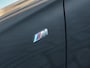 BMW 3-Serie Touring SW M Sport Edition 150 pk Automaat | Navigatie | Parkeersensoren Voor en Achter | Lederen Bekleding | Sportstoelen | LED Koplampen | Elektrische Achterklep met Sensor | Keyless Entry/Start | 19" Lichtmetalen Velgen | Apple Carplay/Android Auto |