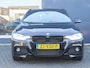 BMW 3-Serie Touring SW M Sport Edition 150 pk Automaat | Navigatie | Parkeersensoren Voor en Achter | Lederen Bekleding | Sportstoelen | LED Koplampen | Elektrische Achterklep met Sensor | Keyless Entry/Start | 19" Lichtmetalen Velgen | Apple Carplay/Android Auto |
