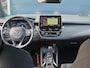 Toyota Corolla Touring SW Dynamic Hybrid 122 pk Automaat | Navigatie | Achteruitrijcamera | Voorstoelen Verwarmd | LED Koplampen | Keyless Entry/Start | Climate Control | Adaptieve Cruise Control | 17" Lichtmetalen Velgen | Apple Carplay/Android Auto |