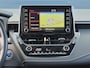 Toyota Corolla Touring SW Dynamic Hybrid 122 pk Automaat | Navigatie | Achteruitrijcamera | Voorstoelen Verwarmd | LED Koplampen | Keyless Entry/Start | Climate Control | Adaptieve Cruise Control | 17" Lichtmetalen Velgen | Apple Carplay/Android Auto |