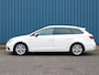 SEAT Leon ST SW Style Intense 116 pk Automaat | Navigatie | Parkeersensoren Voor en Achter | LED Dagrijverlichting | Keyless Entry/Start | Lederen Stuurwiel en Versnellingspook | Climate Control | Cruise Control | 16" Lichtmetalen Velgen | Apple Carplay/Android Auto |