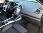 Renault Kadjar SUV Intens 118 pk Automaat | Navigatie | Achteruitrijcamera | Parkeersensoren Voor en Achter | Voorstoelen Verwarmd | Trekhaak | LED Koplampen | Keyless Entry/Start | Climate Control | Cruise Control | 18" Lichtmetalen Velgen | Apple Carplay/Android Auto |