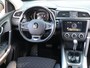 Renault Kadjar SUV Intens 118 pk Automaat | Navigatie | Achteruitrijcamera | Parkeersensoren Voor en Achter | Voorstoelen Verwarmd | Trekhaak | LED Koplampen | Keyless Entry/Start | Climate Control | Cruise Control | 18" Lichtmetalen Velgen | Apple Carplay/Android Auto |