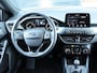 Ford Focus Active Business 125 pk | Navigatie | Parkeersensoren Voor en Achter | Voorstoelen Verwarmd | LED Dagrijverlichting | Keyless Entry/Start | Premium Audio | Airco | Cruise Control | 17" Lichtmetalen Velgen | Apple Carplay/Android Auto |