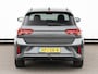 Volkswagen T-Roc 1.5 TSI 150 pk DSG R-Line Edition | Black Style | Trekhaak | Navigatie | IQ Light | Camera | App Connect | Stoelverwarming | 18'' LM | Fabrieksgarantie tot 15-05-2026 of 100.000 km |