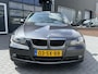 BMW 3-Serie 320i High Executive | AUT | NAVI | LEDER | NAP |