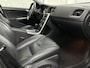 Volvo V60 3.0 T6 305pk AWD Summum | Voll Historie | 1e lak | Rijklaarprijs incl. Onderhoud en Garantie | Schuifdak | Memory | Camera | 18" | Xenon | Leder | Navi | Bochtenverlichting | Citysafe | Stoelverw. | Bijna Youngtimer | 6 Cilinder | 1800kg Trekgewicht.