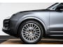 Porsche Cayenne Coupé 3.0 E-Hybrid Luchtvering - LED Matrix - Surround View - Adaptieve cruise control - Sporteindpijpen - Rear Seat Entertainment - 21 inch - Stoelverwarming