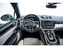 Porsche Cayenne Coupé 3.0 E-Hybrid Luchtvering - LED Matrix - Surround View - Adaptieve cruise control - Sporteindpijpen - Rear Seat Entertainment - 21 inch - Stoelverwarming