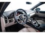 Porsche Cayenne Coupé 3.0 E-Hybrid Luchtvering - LED Matrix - Surround View - Adaptieve cruise control - Sporteindpijpen - Rear Seat Entertainment - 21 inch - Stoelverwarming