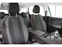 Peugeot 5008 1.2 PureTech Active 130 PK | Handgeschakeld | Trekhaak | 7-zits | Camera | Parkeersensor | Radio | Cruise Control | Airco | Licht metalen velgen