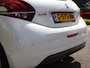 Peugeot 208 Signature 1.2 PureTech 82PK Navigatie, Parkeerhulp achter, Cruise Controle, Apple Carplay/Android Auto