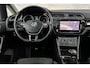 Volkswagen Touran 1.2 TSI Highline Business R 7p | Trekhaak | Stoelverwarming | Panoramadak | Parkeersensoren