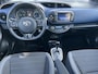 Toyota Yaris 1.5 Hybrid Bi-Tone | Panoramadak | Fietsendragerbeugel | 16 inch LM-velgen | Keyless entry |