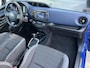Toyota Yaris 1.5 Hybrid Bi-Tone | Panoramadak | Fietsendragerbeugel | 16 inch LM-velgen | Keyless entry |
