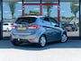 Hyundai ix20 1.4i i-Vision | Trekhaak | Schuif/ Kantel Dak | Airco | Climate Control | Panoramadak | Cruise Control | All Season Banden | Lichtmetalen Velgen 16'' | Mistlampen | Metallic Lak | Multifunctioneel Sturwiek |