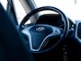 Hyundai ix20 1.4i i-Vision | Trekhaak | Schuif/ Kantel Dak | Airco | Climate Control | Panoramadak | Cruise Control | All Season Banden | Lichtmetalen Velgen 16'' | Mistlampen | Metallic Lak | Multifunctioneel Sturwiek |