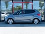 Hyundai ix20 1.4i i-Vision | Trekhaak | Schuif/ Kantel Dak | Airco | Climate Control | Panoramadak | Cruise Control | All Season Banden | Lichtmetalen Velgen 16'' | Mistlampen | Metallic Lak | Multifunctioneel Sturwiek |