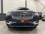 Volvo XC90 T8 Recharge AWD Inscription 7P. PANO/LUCHTVERING/TREKHAAK/H&K/360CAMERA/ACC/PILOT-ASSIST/LEER-SPORT/MEMORY/KEYLESS/CARPLAY/STANDKACHEL/PRIVACY/NET GROTE OH BEURT GEHAD!!